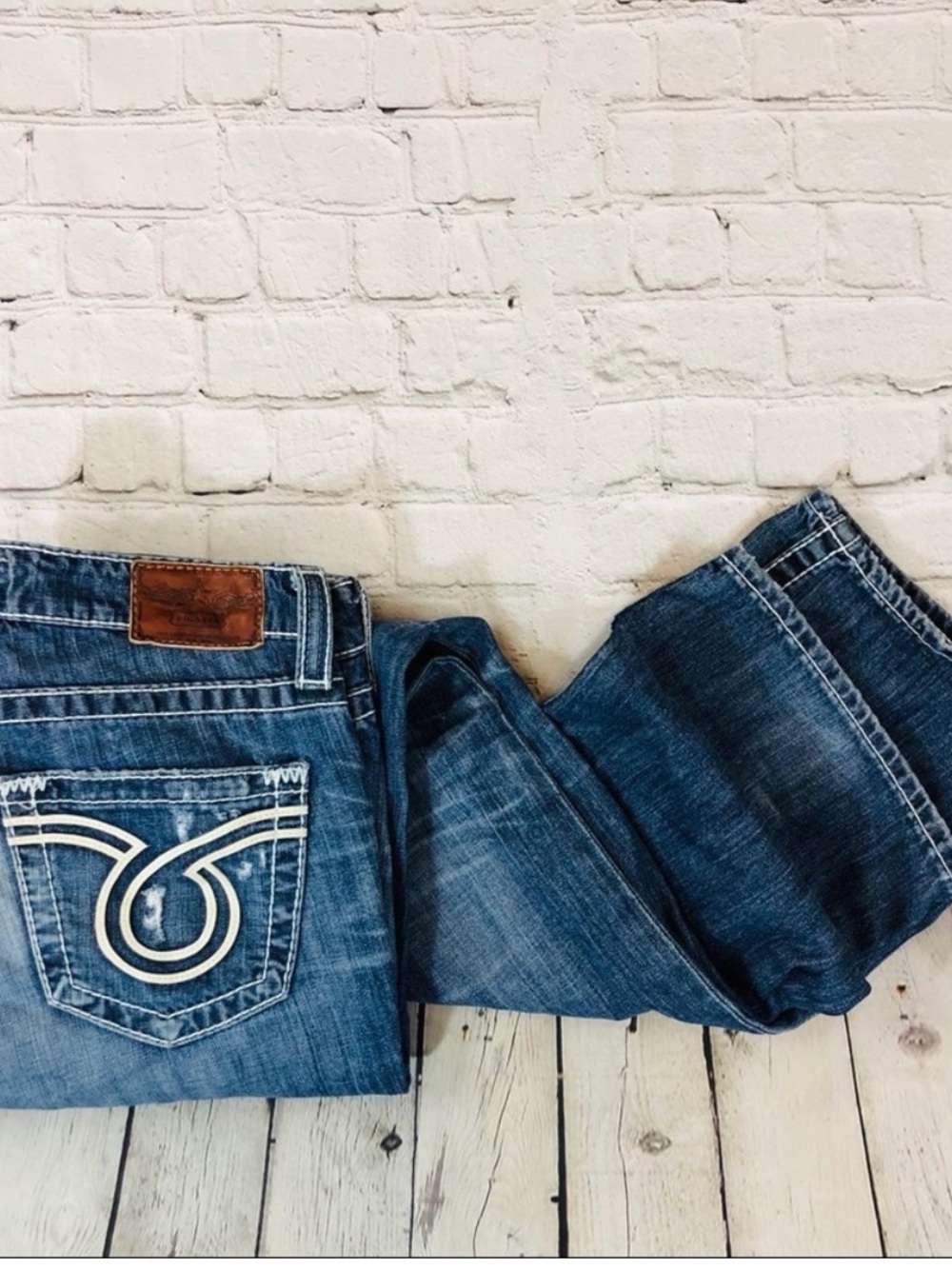 Big Star Women’s Medium Blue Bootcut Jeans with White Pocket Stitching